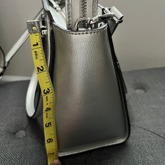 Like new! Kate Spade satchel with dust bag - Picture 10 of 15